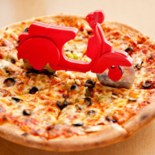 Retro Scooter Pizzaskärare