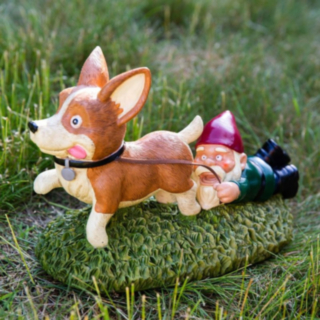Dragande Hund Trädgårdstomte