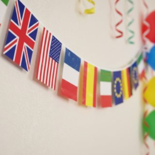 Internationell Flaggirlang