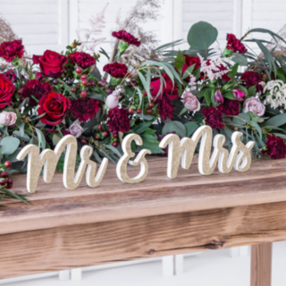 Mr & Mrs Träskylt Guld