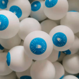 Beer Pong-bollar