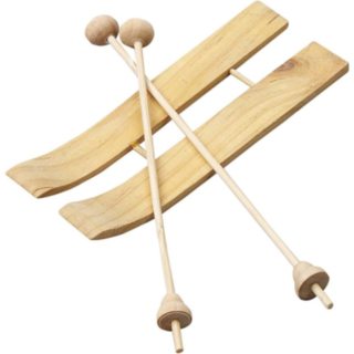 Träskidor Med Stavar