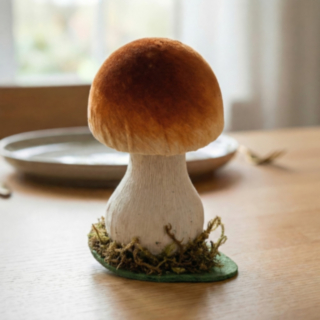 Veloursvamp På Fot Med Mossa 13 cm