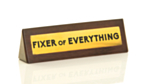 Titelskylt till Kontoret Fixer of Everything