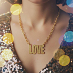 Love Halsband Guld