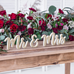 Mr & Mrs Träskylt Guld
