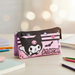 Hello Kitty® Kuromi Pennfodral Ljusrosa