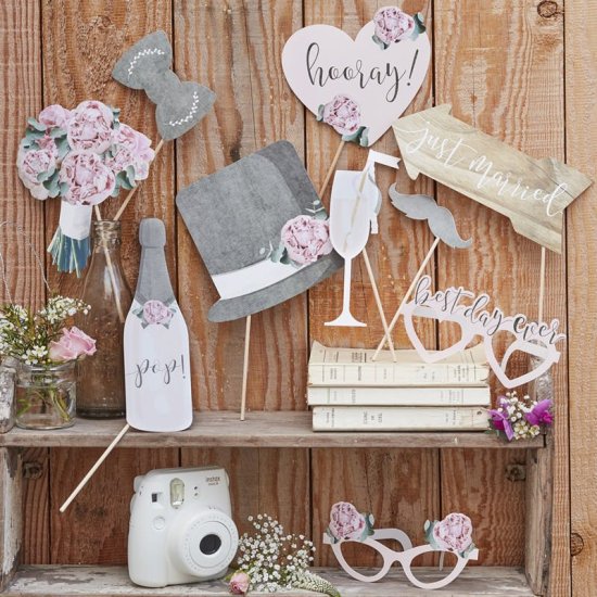 Country wedding store photo booth props