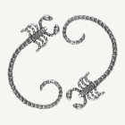 Skorpionörhängen Silver
