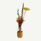 Torkade Blommor I Glasvas Gul