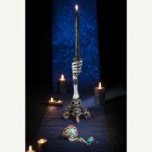 Skeletthand Ljusstake