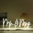 Mr & Mrs Neonskylt Vit