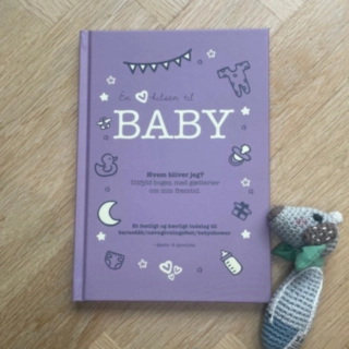 En Hilsen Til Baby Gästbok Lila