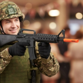 Soldat Leksaksmaskingevär Med Ljud