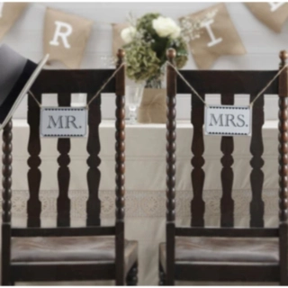 Mr. & Mrs. Stolsskyltar