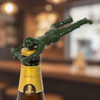 Army Man Flasköppnare Grön