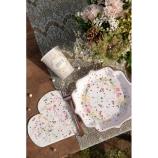 Blommor Papperstallrikar