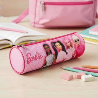 Barbie® Runt Pennfodral