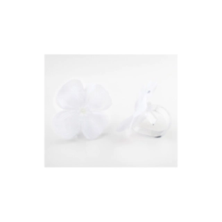 Dukclips med vita blommor